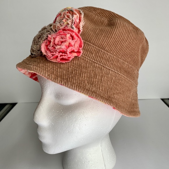 Girls Reversible Bucket Hat by Osh Kosh - Picture 3 of 13